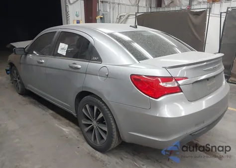 2013 Chrysler 200 Touring z USA, uszkodzony, nr VIN 1C3CCBBB6DN595884